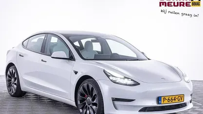 Wit Gebruikt 2022 Tesla Model 3 Performance Sedan | € 32.900 (Eerlijke prijs)