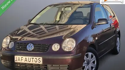 Rood Gebruikt 2004 VW Polo Hatchback | € 1.699 (Eerlijke prijs)