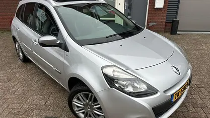 Occasion Renault Clio GrandTour Night&Day 112 PK (82 kW) 2011 Grijs Stationwagen