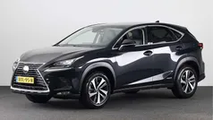 Zwart Gebruikt 2021 Lexus NX300h President Line SUV | € 42.400 (Goede deal)