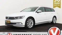 Wit Gebruikt 2019 VW Passat Highline Stationwagen | € 19.199 (Goede deal)