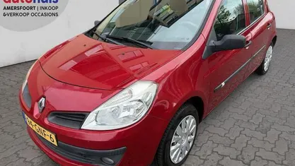 Occasion Renault Clio II 75 PK (55 kW) 2008 Rood Hatchback