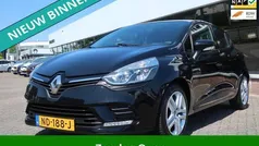 Zwart, metallic lak Gebruikt 2017 Renault Clio IV Zen Hatchback | € 7.945 (Eerlijke prijs)