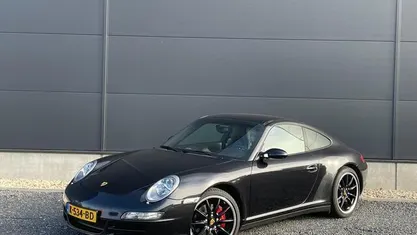 Zwart, metallic lak Gebruikt 2006 Porsche 911 Carrera 4S Sport Coupé | € 64.950 (Goede deal)