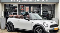 Grijs, metallic lak Gebruikt 2011 Mini Cooper S Cabriolet Cabriolet | € 9.999 (Eerlijke prijs)