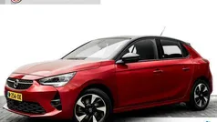 Rood, metallic lak Gebruikt 2022 Opel Corsa-e GS Line Hatchback | € 17.945 (Eerlijke prijs)