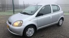 Grijs Gebruikt 2001 Toyota Yaris Luna Hatchback | € 1.499 (Eerlijke prijs)