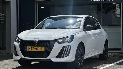 Wit Nieuw 2025 Peugeot 208 Style Hatchback | € 26.945 (Super prijs)