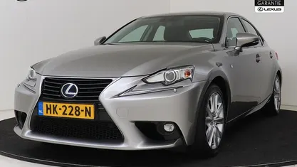 Grijs Gebruikt 2016 Lexus IS300h Sedan | € 19.495 (Eerlijke prijs)