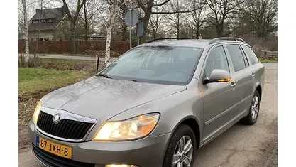 Occasion 2009 Skoda Octavia Ambition Stationwagen | € 2.450 (Eerlijke prijs)