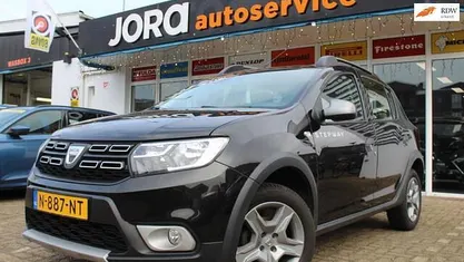 Occasion Dacia Sandero Lauréate 90 PK (66 kW) 2017 Zwart Hatchback