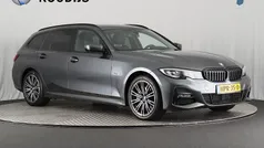 Grijs Gebruikt 2022 BMW 330e M Sport Stationwagen | € 31.490 (Super prijs)
