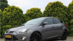 Bruin Gebruikt 2013 Ford Focus Titanium Hatchback | € 6.490 (Eerlijke prijs)