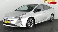 Grijs, metallic lak Gebruikt 2017 Toyota Prius Hatchback | € 14.850 (Eerlijke prijs)