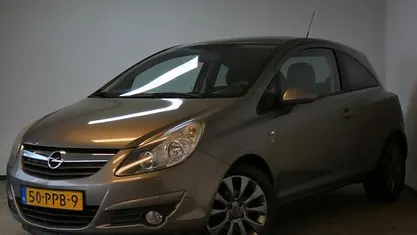 Gebruikt 2011 Opel Corsa Edition Hatchback | € 2.950 (Eerlijke prijs)