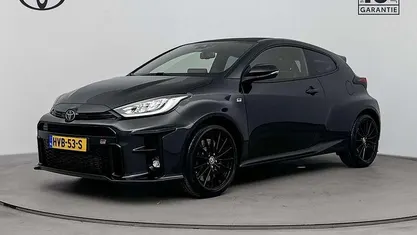 Zwart Gebruikt 2021 Toyota Yaris Plus Hatchback | € 38.995 (Goede deal)