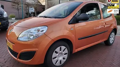 Oranje Occasion 2008 Renault Twingo Authentique Hatchback | € 2.450 (Goede deal)