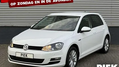 Occasion 2015 VW Golf VII Highline Hatchback | € 12.999 (Eerlijke prijs)
