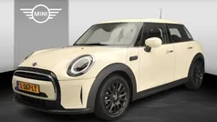 Gebruikt 2021 Mini ONE Hatchback | € 17.900 (Eerlijke prijs)