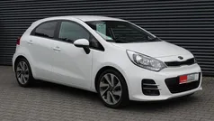 Wit Gebruikt 2016 Kia Rio Hatchback | € 8.900 (Eerlijke prijs)