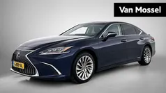 Blauw Gebruikt 2019 Lexus ES300H President Line Sedan | € 34.900 (Eerlijke prijs)