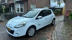 Wit Gebruikt 2011 Renault Clio II Collection Hatchback | € 3.499 (Eerlijke prijs)