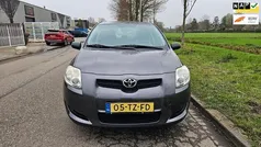 Grijs Gebruikt 2007 Toyota Auris Terra Hatchback | € 5.250 (Eerlijke prijs)