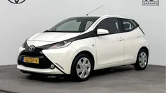 Wit Gebruikt 2018 Toyota Aygo Hatchback | € 9.745 (Eerlijke prijs)