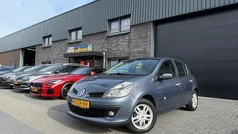 Blauw Gebruikt 2006 Renault Clio II Dynamique Hatchback | € 2.450 (Eerlijke prijs)