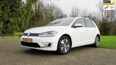 Wit, metallic lak Gebruikt 2019 VW e-Golf Hatchback | € 12.250 (Goede deal)