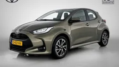 Groen metallic Gebruikt 2024 Toyota Yaris Hatchback | € 23.450 (Eerlijke prijs)