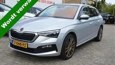 Grijs, metallic lak Gebruikt 2022 Skoda Scala Sport Hatchback | € 16.700 (Goede deal)