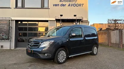 Zwart (metallic) Gebruikt 2020 Mercedes Citan 109 Van | € 11.450 (Eerlijke prijs)