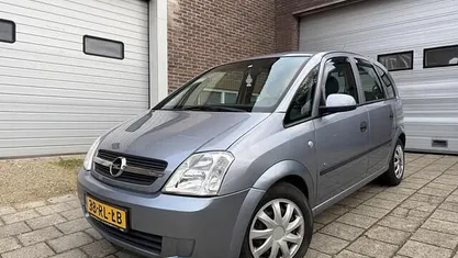 Grijs Gebruikt 2005 Opel Meriva Enjoy MPV | € 1.495 (Goede deal)