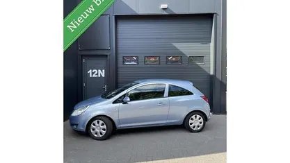 Blauw Occasion 2008 Opel Corsa Enjoy Hatchback | € 1.899 (Eerlijke prijs)