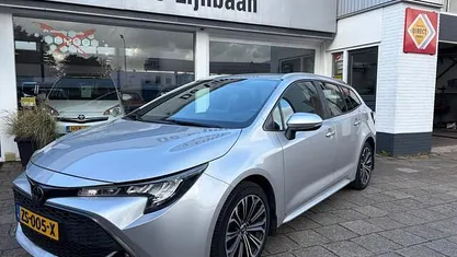 Grijs Gebruikt 2019 Toyota Corolla Edition Stationwagen | € 16.450 (Eerlijke prijs)