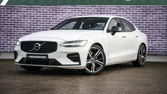 Wit Gebruikt 2021 Volvo S60 R-Design Sedan | € 29.899 (Eerlijke prijs)