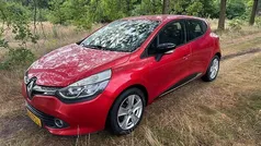 Rood Gebruikt 2015 Renault Clio IV Dynamique Hatchback | € 8.450 (Eerlijke prijs)