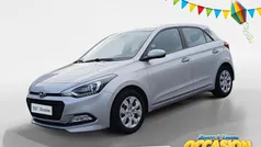 Sleek silver metallic (rys) Gebruikt 2018 Hyundai i20 Comfort Hatchback | € 11.440 (Eerlijke prijs)