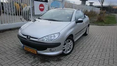 Grijs Gebruikt 2003 Peugeot 206 CC Cabriolet | € 1.350 (Goede deal)
