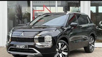 Occasion 2025 Mitsubishi Outlander P-HEV Instyle SUV | € 56.395 (Eerlijke prijs)