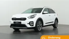 Zwart Gebruikt 2022 Kia Niro Style SUV | € 27.330 (Goede deal)