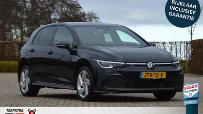 Zwart Occasion 2022 VW Golf VIII GTE Hatchback | € 26.950 (Eerlijke prijs)