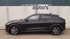Zwart Gebruikt 2021 Ford Mustang Mach-E SUV | € 23.400 (Goede deal)