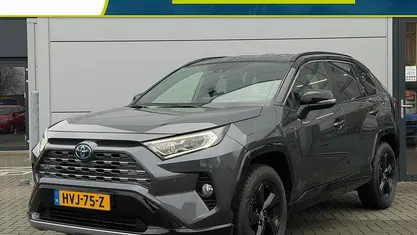 Grijs Occasion 2021 Toyota RAV4 Hybrid SUV | € 33.985 (Eerlijke prijs)