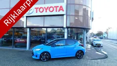 Blauw Gebruikt 2024 Toyota Yaris Hybrid Edition Hatchback | € 32.400 (Eerlijke prijs)