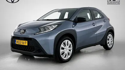 Gebruikt 2025 Toyota Aygo X Play SUV | € 19.445 (Eerlijke prijs)