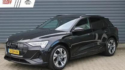 Zwart Occasion 2019 Audi e-tron S-Line SUV | € 28.895 (Eerlijke prijs)