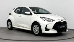 Wit Gebruikt 2023 Toyota Yaris Hybrid Active Hatchback | € 21.999 (Eerlijke prijs)