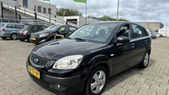 Zwart Gebruikt 2007 Kia Rio Hatchback | € 1.750 (Goede deal)